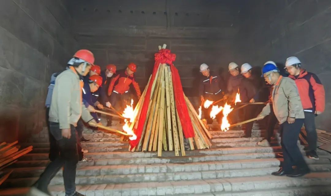 江南体育新钢电弧炉节能环保升级易地改造项目举行热负荷试车仪式